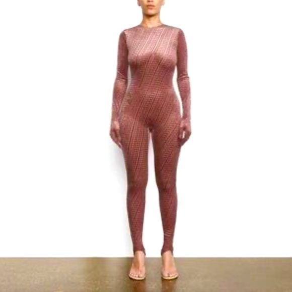 SKIMS VELVET CATSUIT JUMPSUIT  WITH STIRRUPS IN SIENNA Size S Brand New - Picture 1 of 6
